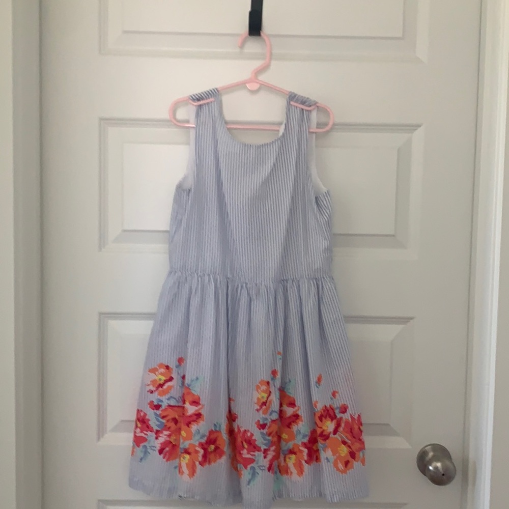 Blue & White pin stripe w/ floral bottom, Gap size large